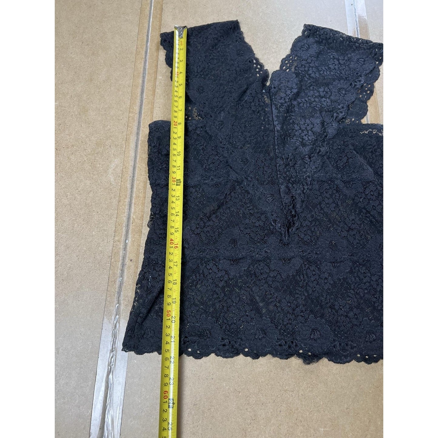 Banana Republic Tank Womens L Black Lace V-Neck Floral Lightweight Camisole