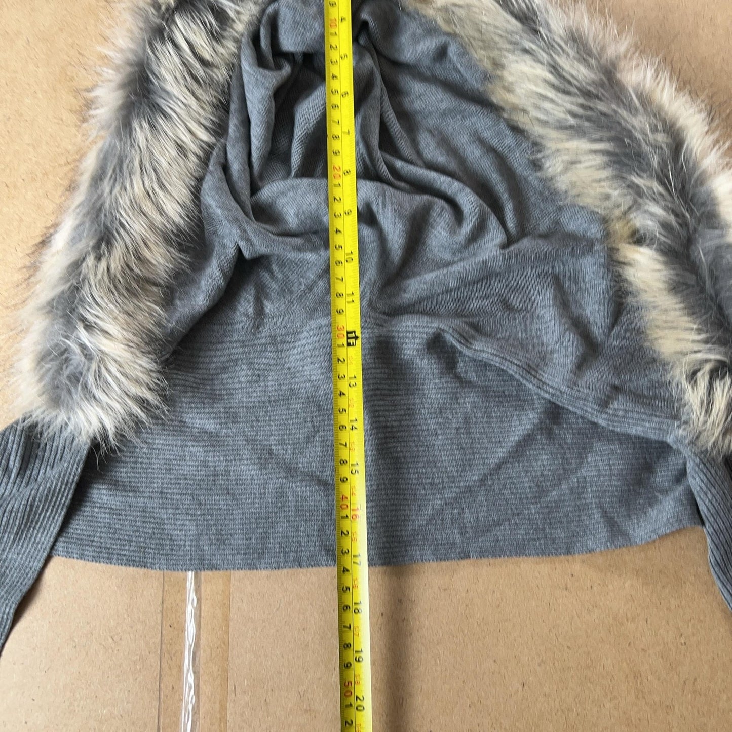 Cabi Hat Beanie Womens One Size Gray Acrylic Blend Faux Fur Trim Knit Warm