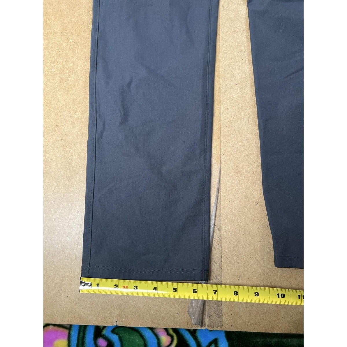 Vuori Pants Mens 32x32 Gray Chino Slim Tapered Microfiber Travel Casual