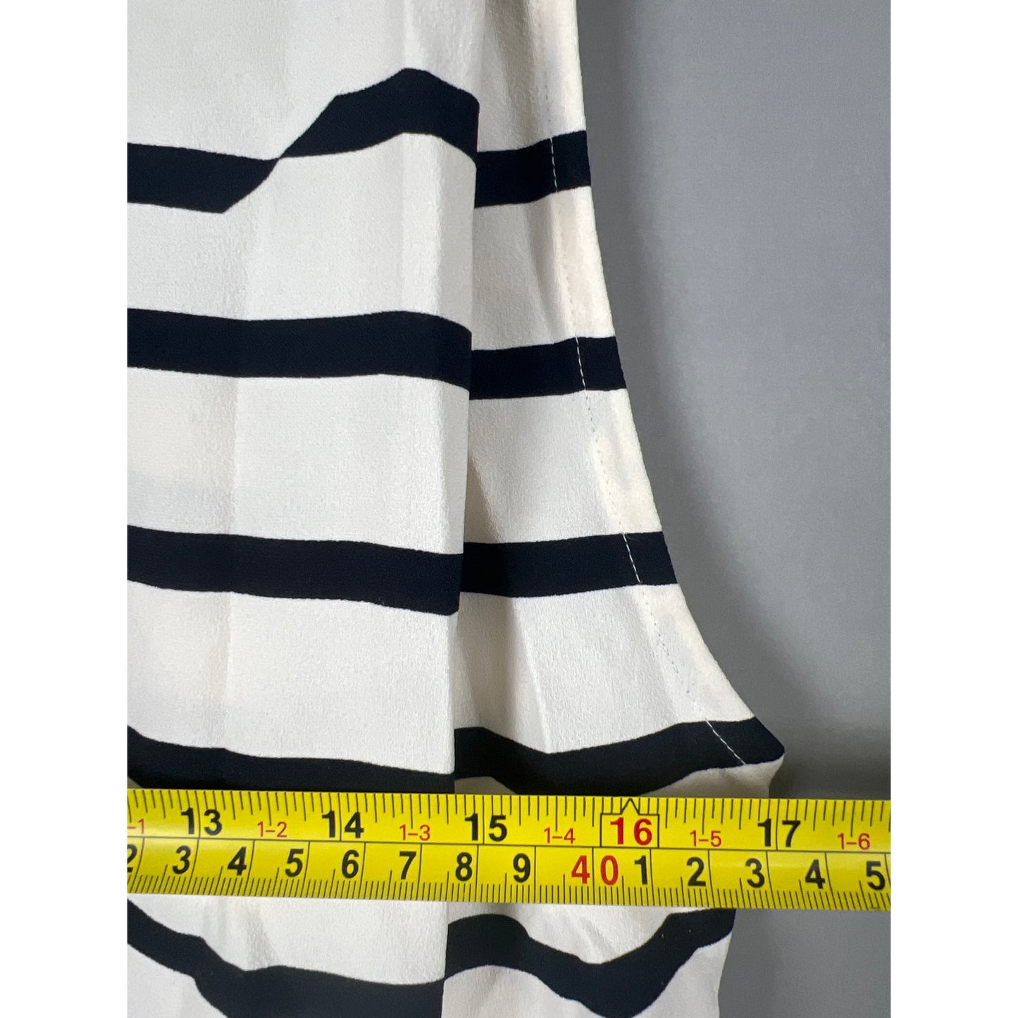 Madewell Women’s Striped White Blouse Crepe Size Medium 100% Polyester