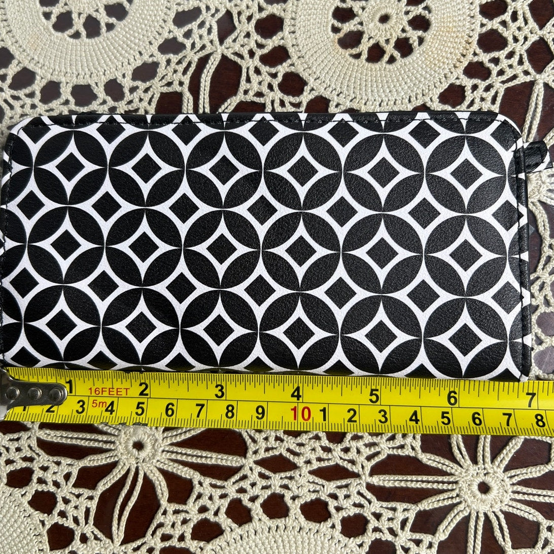 NWT Mundi Black & White Wallet Clutch Credit Card Holder Boxed Classic