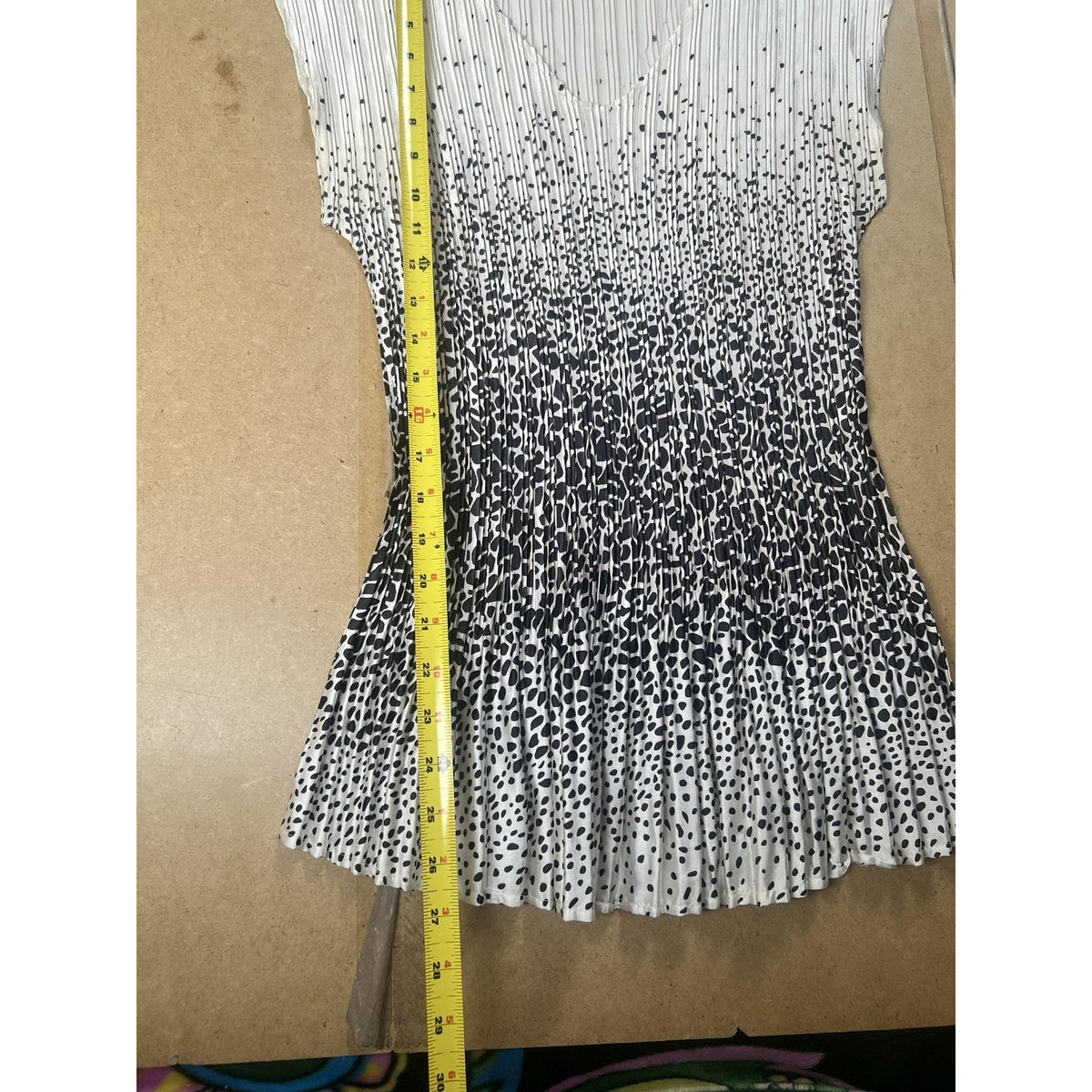 Tunic Womens L White V-Neck Cap Sleeve Pleated Polka Dot Chiffon Lined