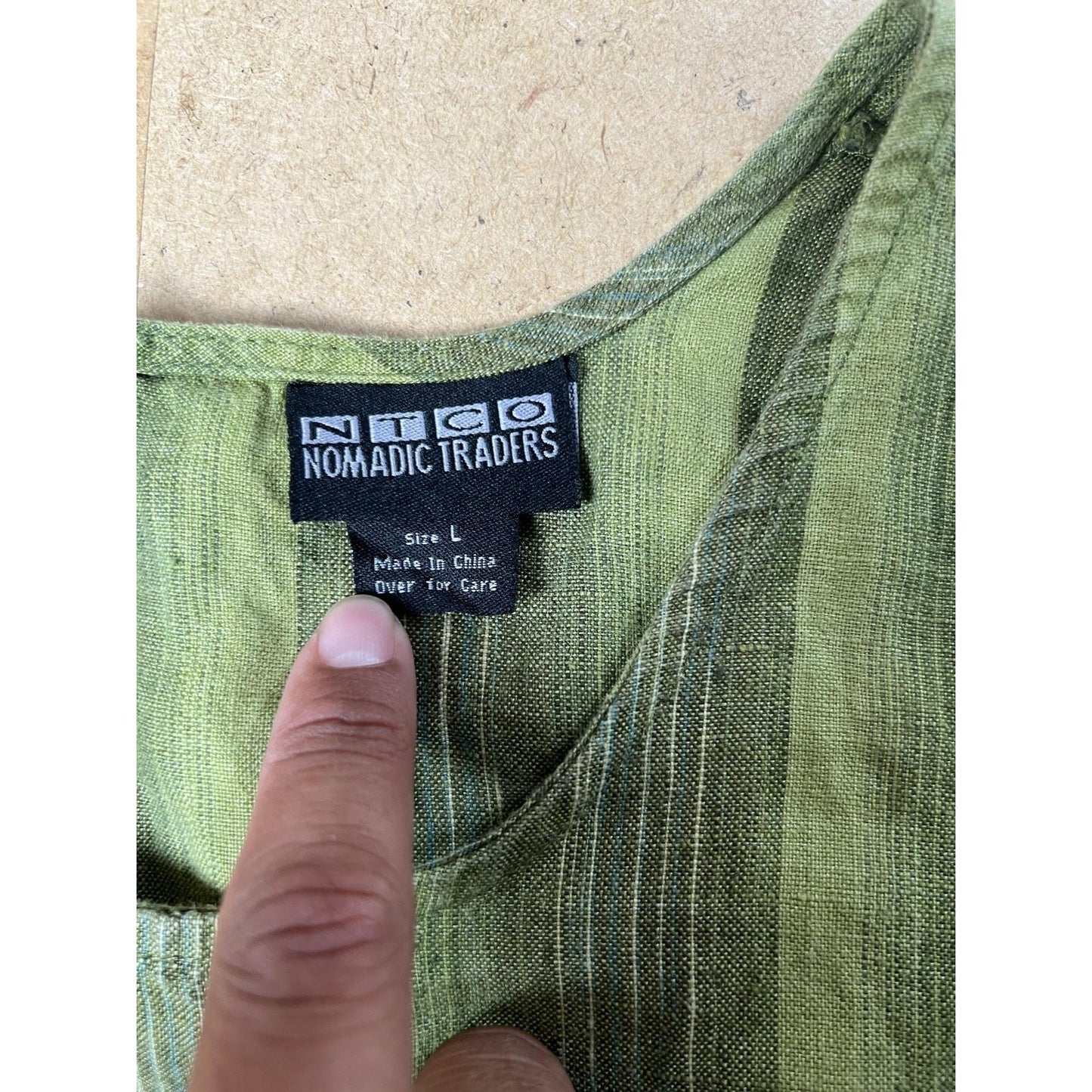 Nomadic Traders Tank Womens L Green 100% Linen Striped Scoop Neck Casual