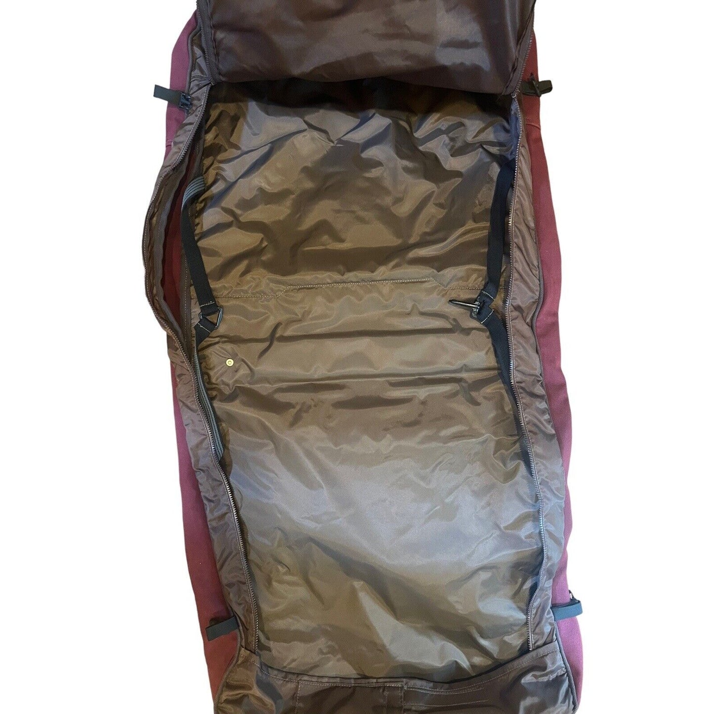 Duluth Pack Sportsman's Garment Bag In Waxed Canvas Burgundy EUC