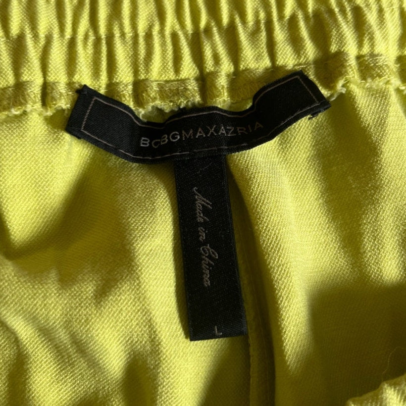 BCBGMAXAZRIA Women Stretchable Yellow Shorts *Dimensions In Pictures*