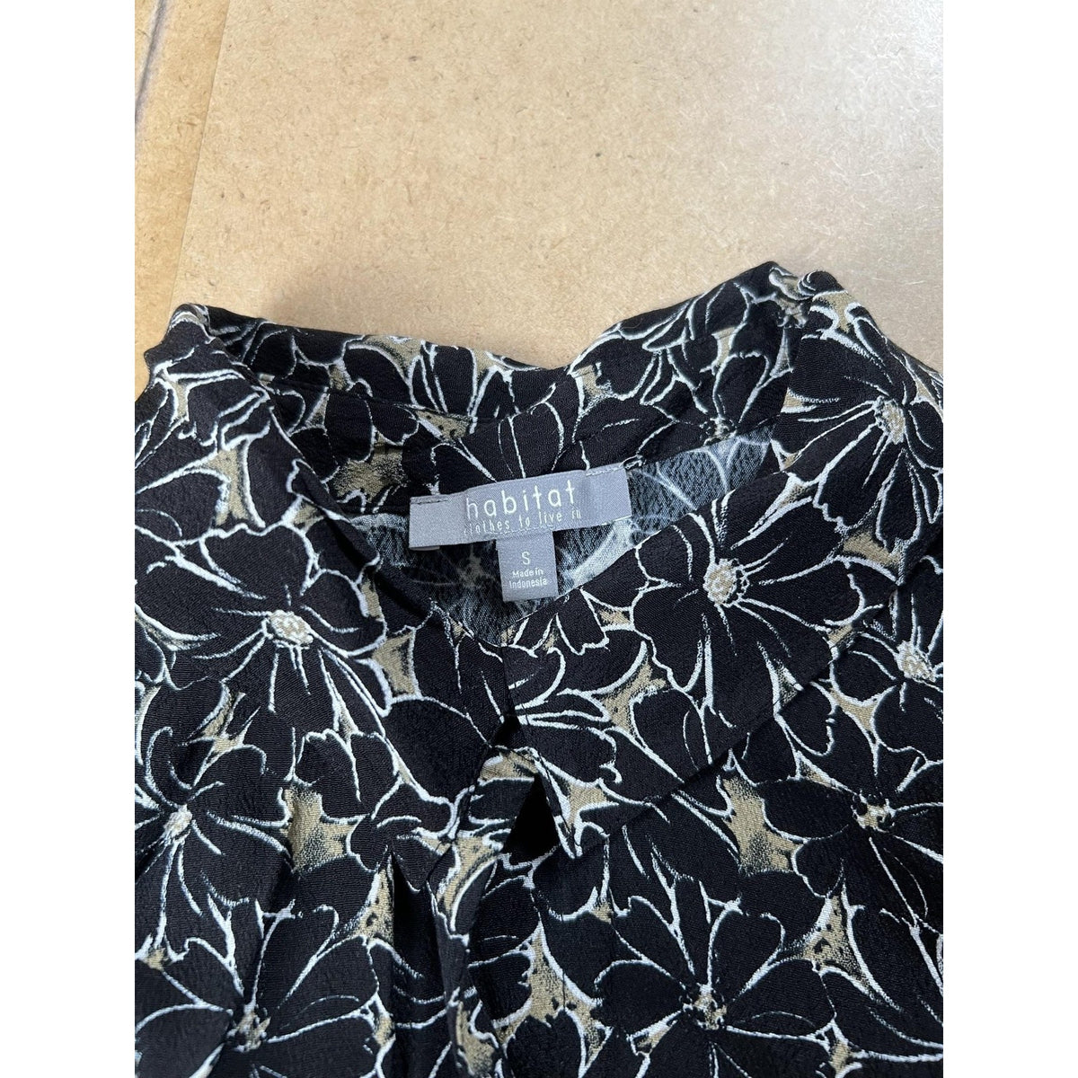 Habitat Button-Up Womens S Black Tunic Floral Lightweight Rayon Casual