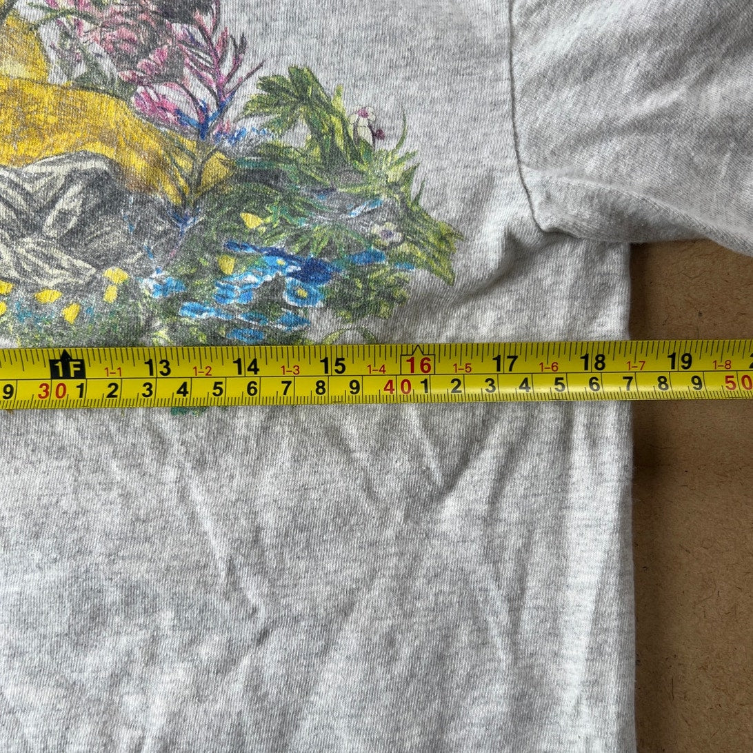 Mountain Lions Thrashed Nature Habitat T-Shirt Men Size M