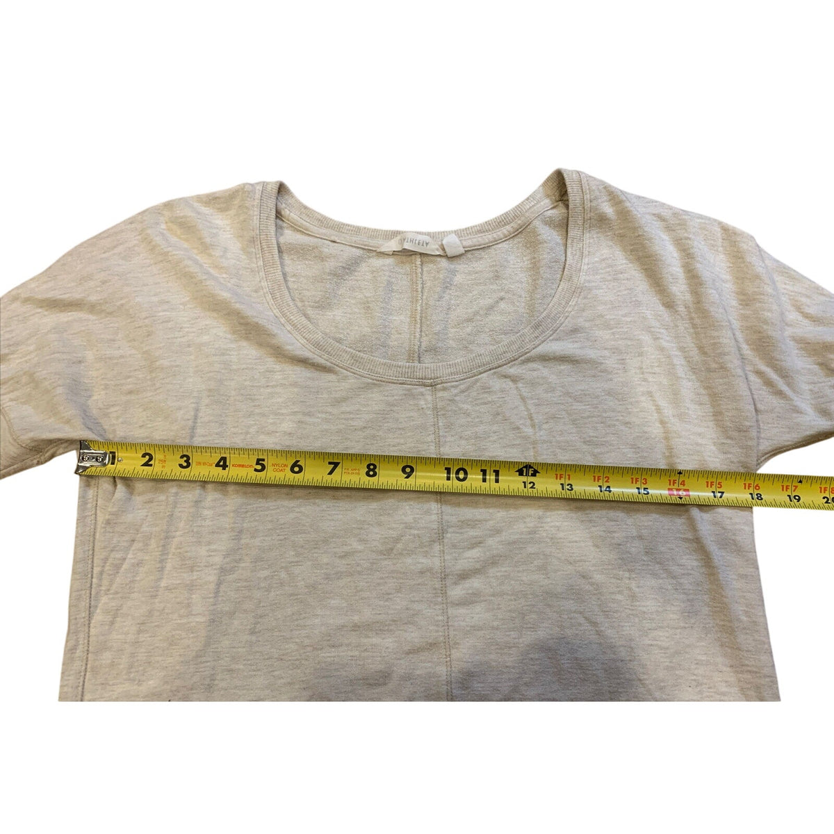 Athleta Cream Long Sleeve Rounded Hem Shirt Tunic Top Size S