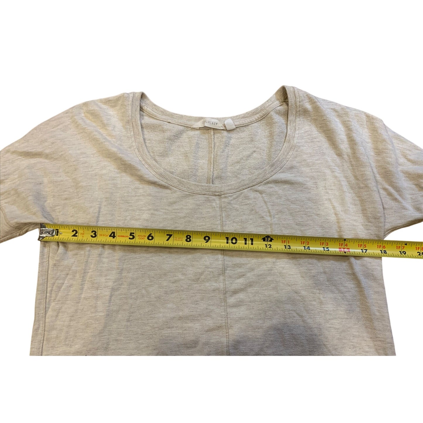 Athleta Cream Long Sleeve Rounded Hem Shirt Tunic Top Size S