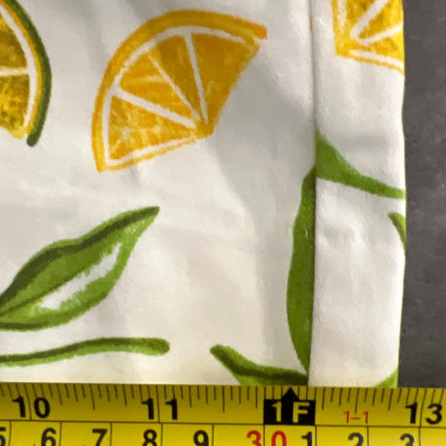 Isaac Mizrahi New York Size 16 Lime Shorts Tailored Stretch