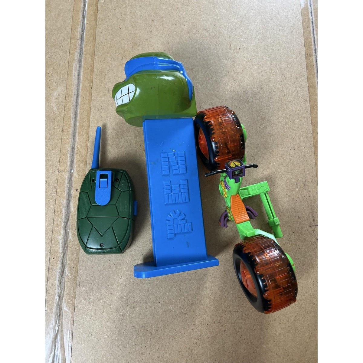 Teenage Mutant Ninja Turtles Leonardo Head Launcher Remote Vehicle Toy W/Remote