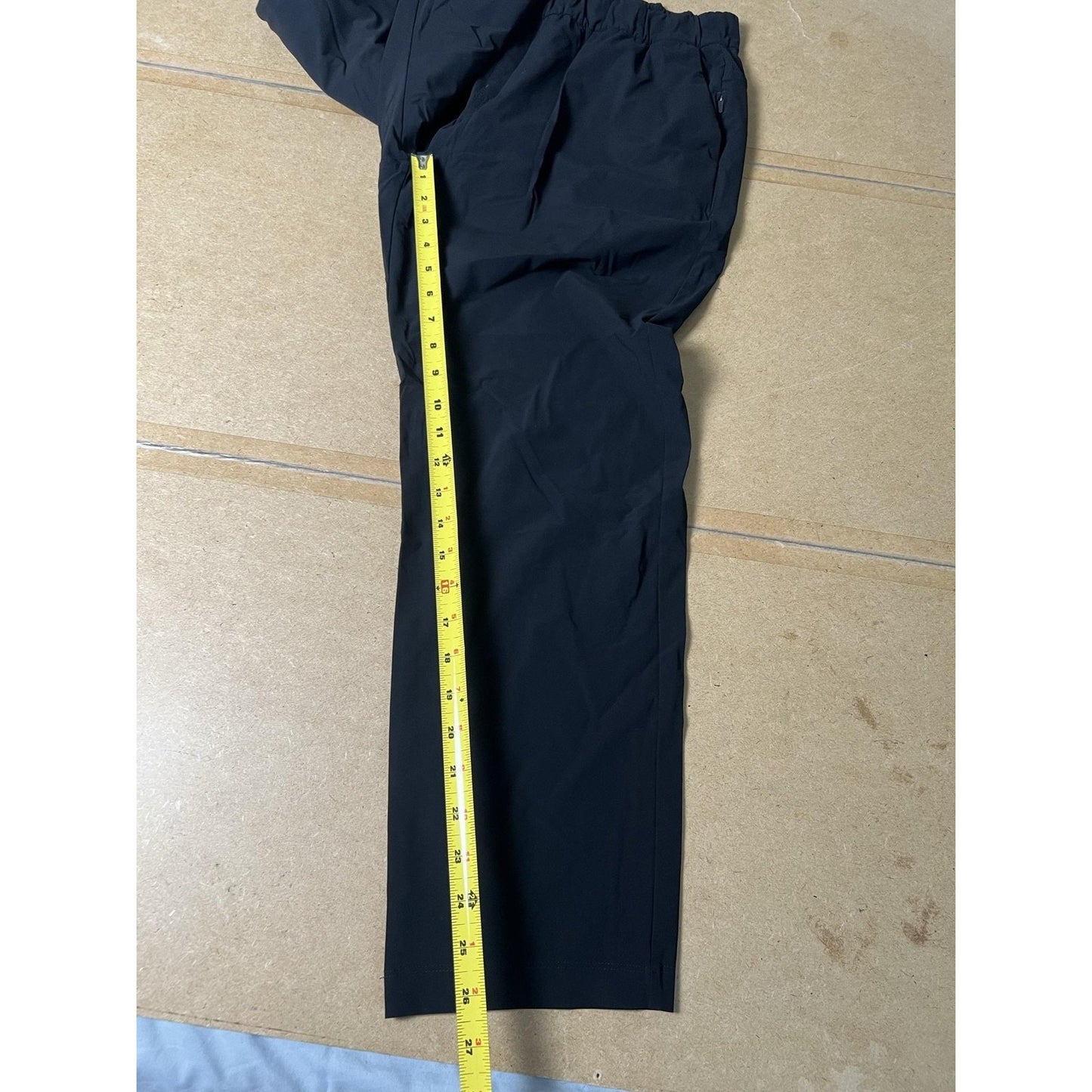 Vuori Pants Womens XL Black Jogger Pull On Elastic Waist Pockets Stretch
