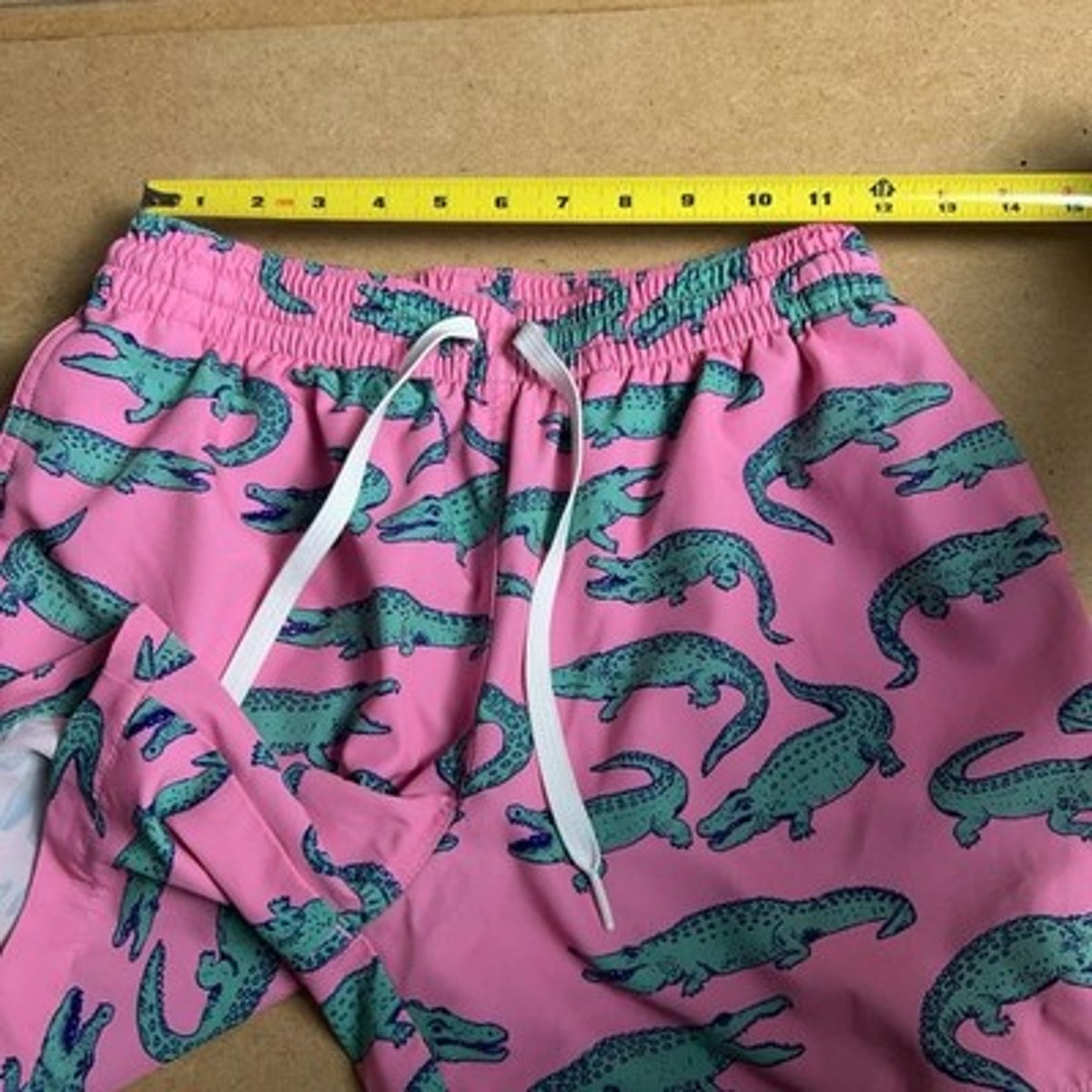 Chubbies Shorts Mens S Pink Bermuda Microfiber Drawstring Elastic Waist Pockets