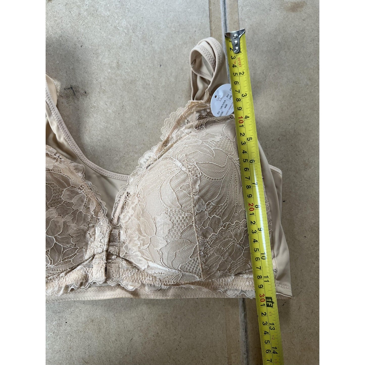 Lucy Breeze Bra Womens 46B Beige Longline Molded Lightly Lined Lace Nylon