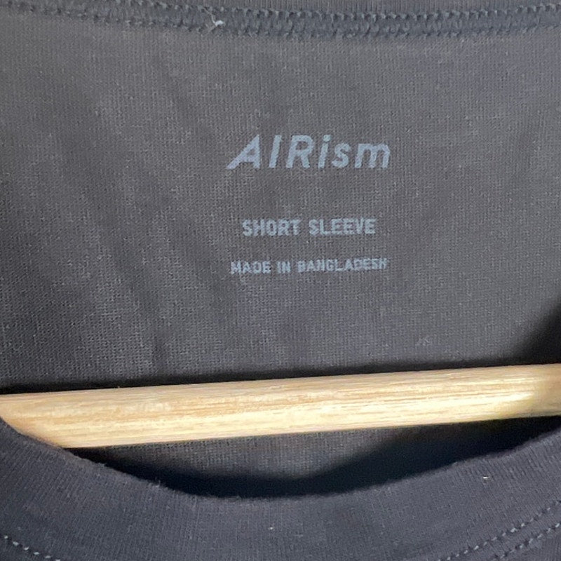Uniqlo AlRism Short Sleeve Black Women T-shirt Size Medium