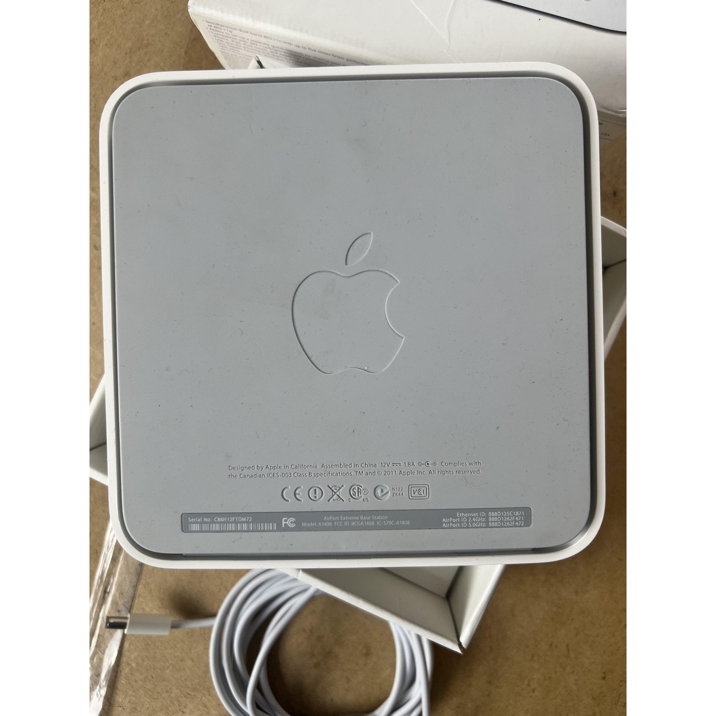 Apple AirPort Extreme Desktop Wi-Fi Router 802.11n White A1408 GigE USB