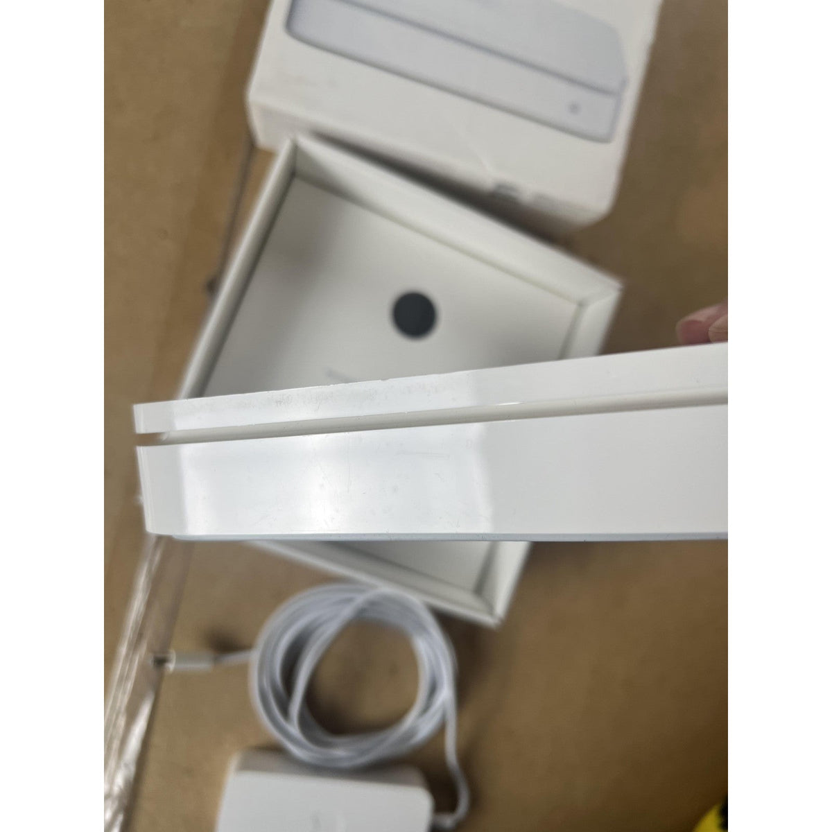 Apple AirPort Extreme Desktop Wi-Fi Router 802.11n White A1408 GigE USB