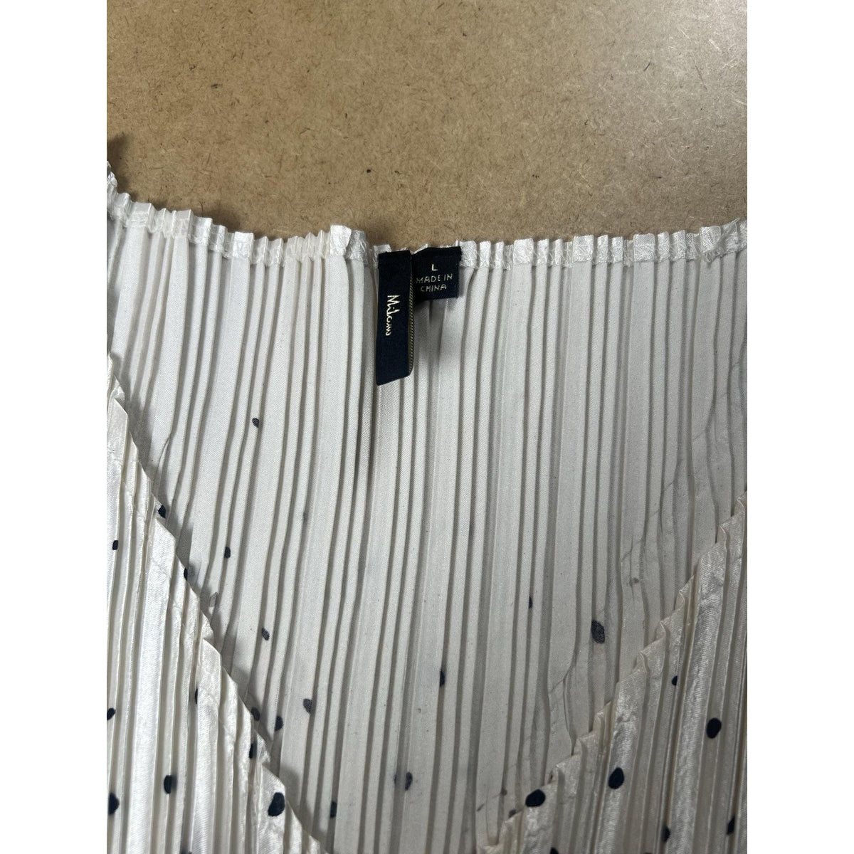 Tunic Womens L White V-Neck Cap Sleeve Pleated Polka Dot Chiffon Lined