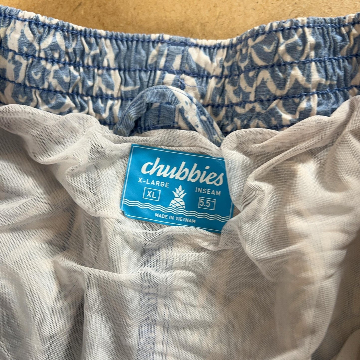 Chubbies Mens XL Blue Floral Athletic Shorts 38 Waist 6 Inseam Lined Drawstring