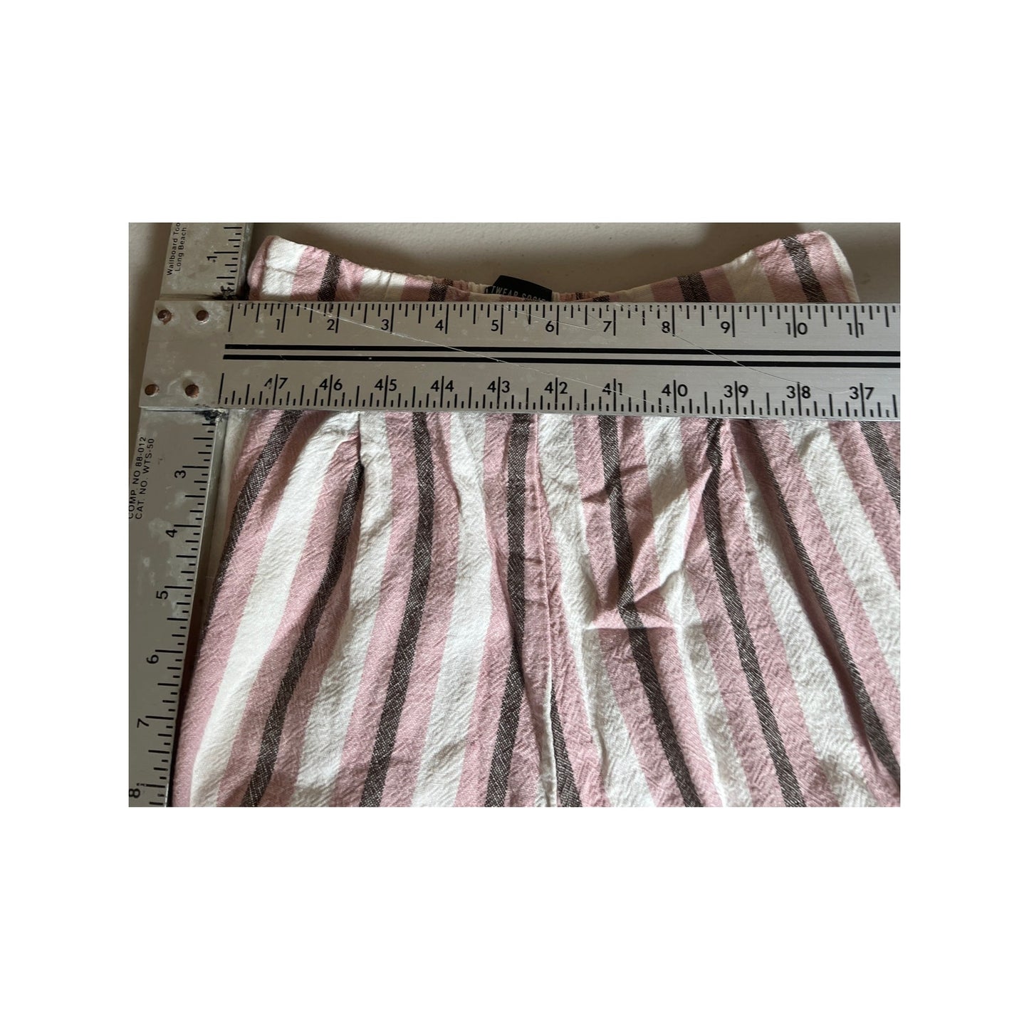 Streetwear Society Size Small Women Striped Shorts