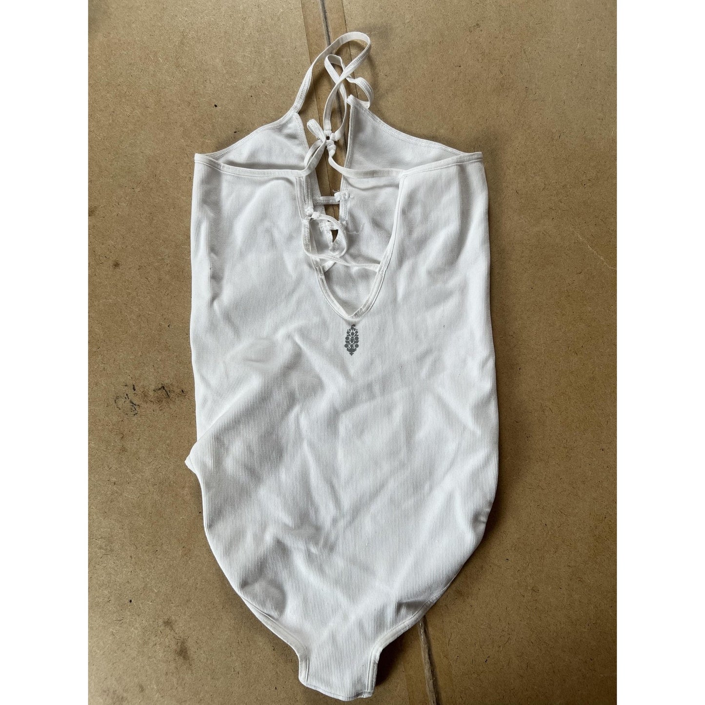 FP Movement Tank Camisole Womens S/M White Ribbed V-Neck Strappy Slim Stretch