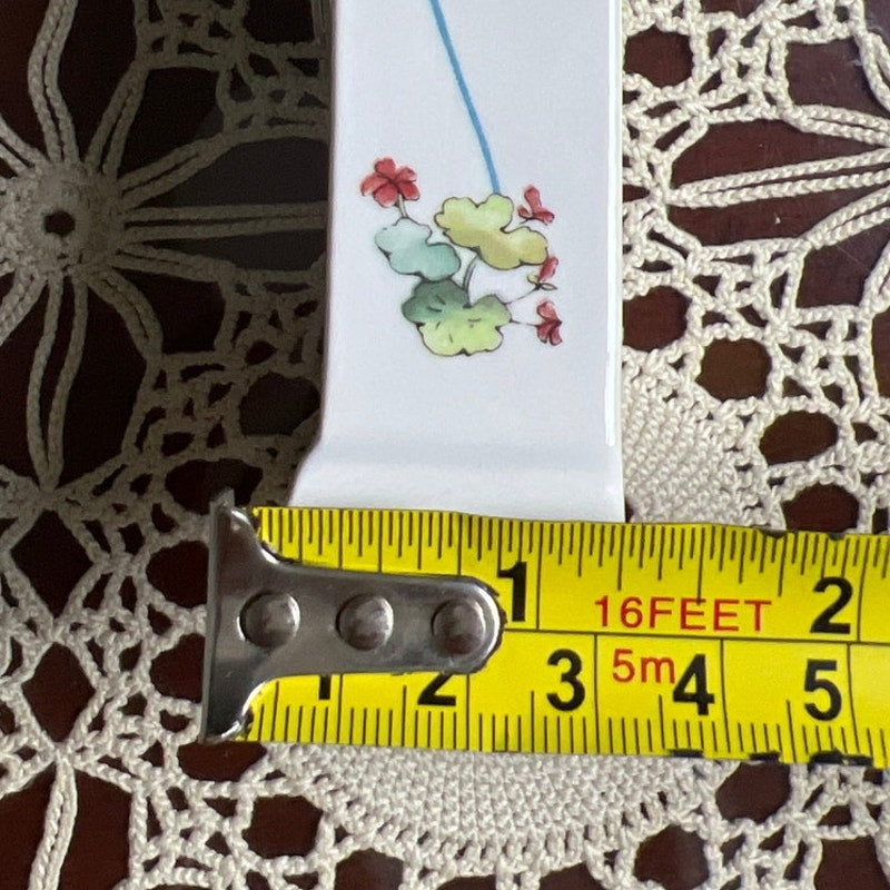 Wedgwood 1993 Peter Rabbit Clock Porcelain Mantle Small Desk Clock