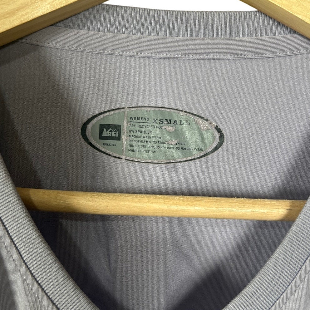 REI Women's XS Purple Women Top V-neck T-shirt