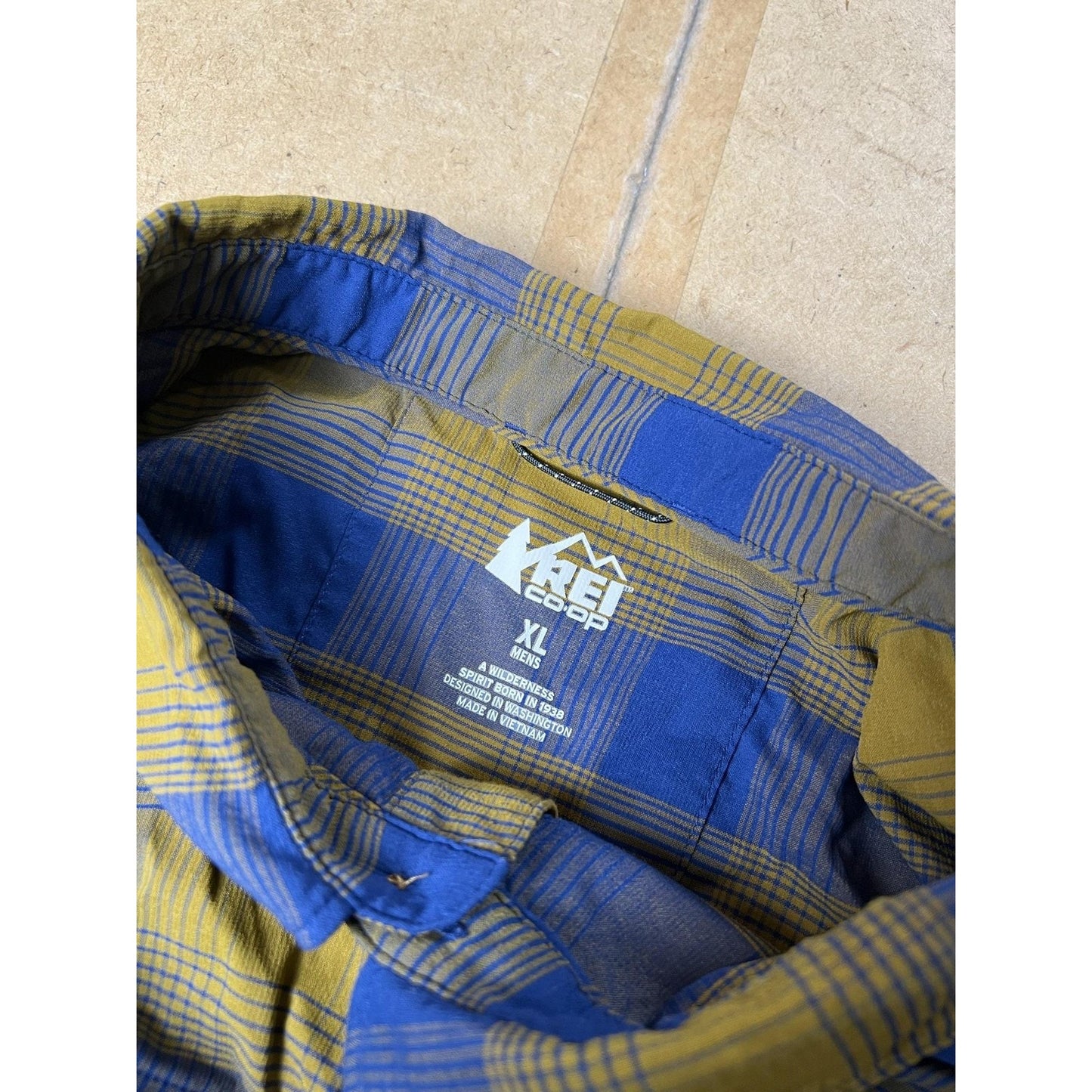 REI Co-op Shirt Mens XL Blue Plaid Long Sleeve Button-Up Travel Nylon Spandex
