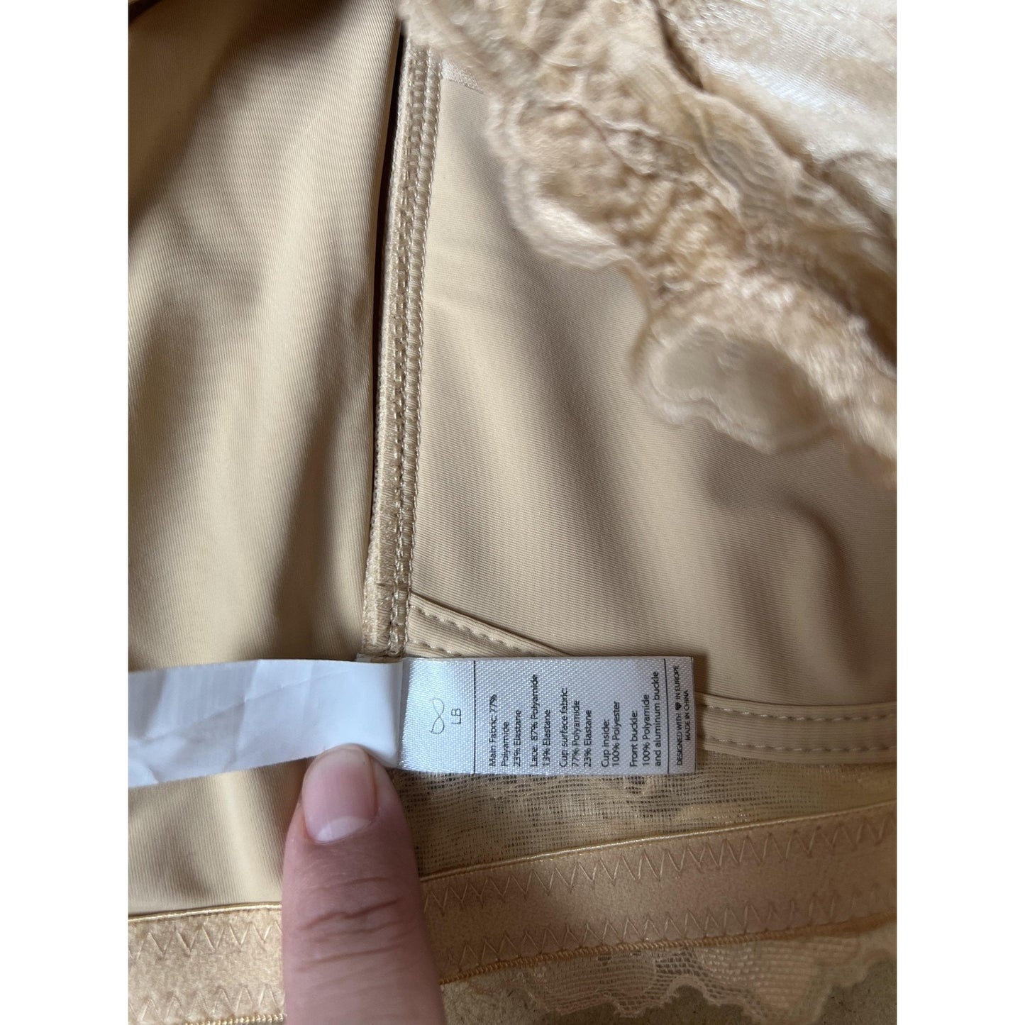 Lucy Breeze Bra Womens 46B Beige Longline Molded Lightly Lined Lace Nylon