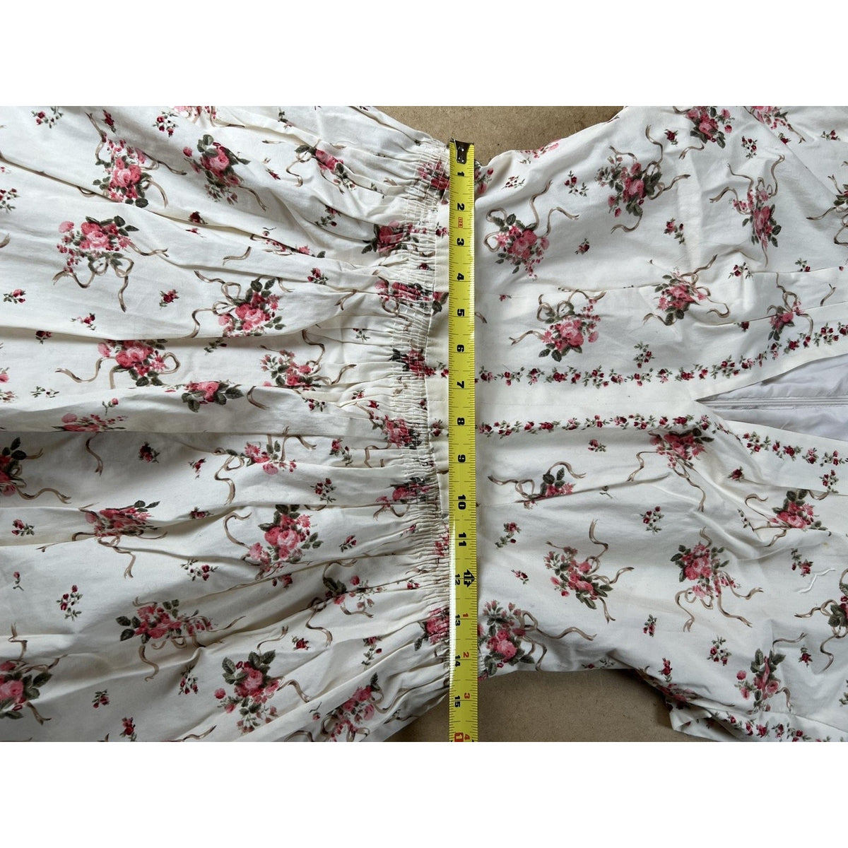 Gal Meets Glam Dress Womens 4 White Floral Knee Length Fit & Flare V-Neck
