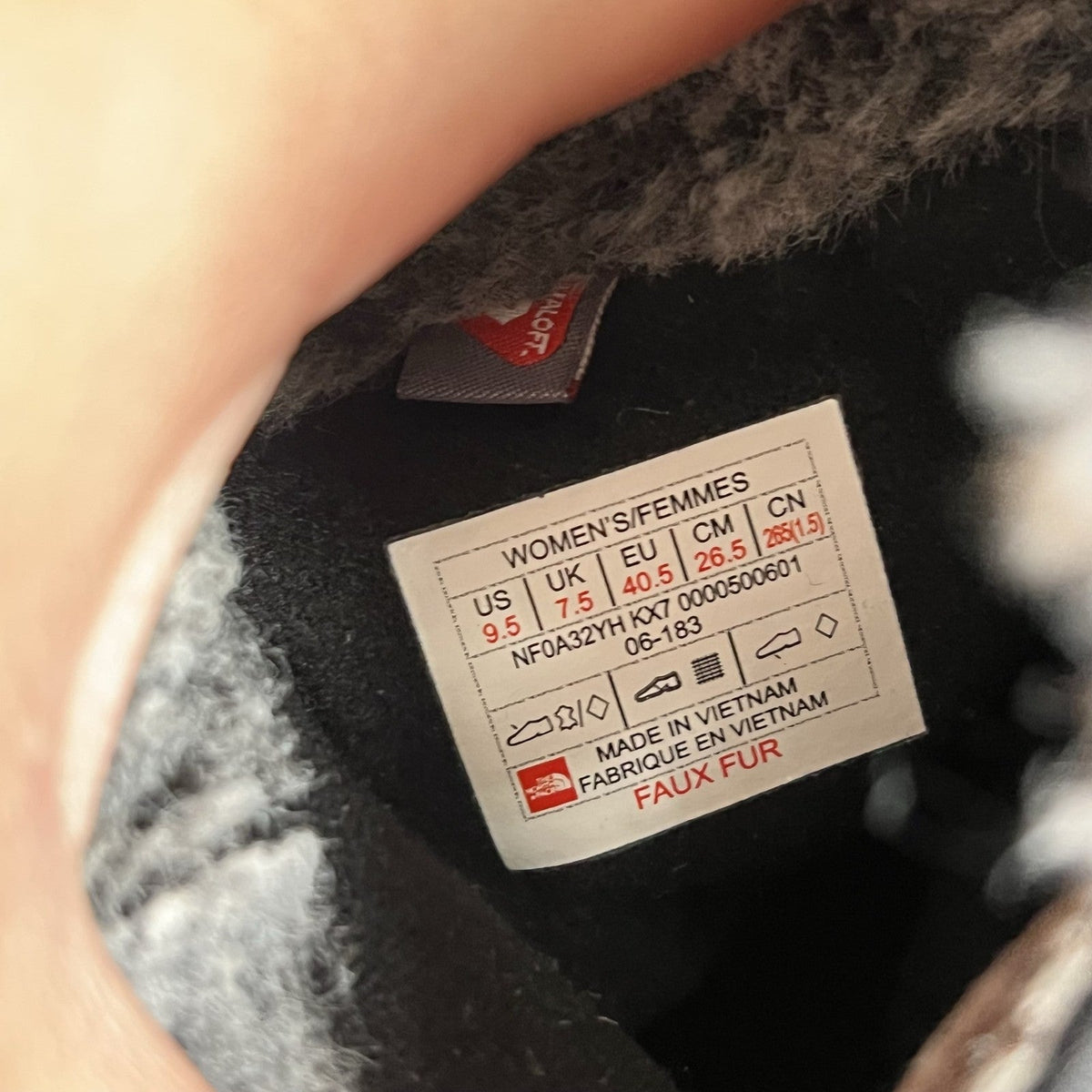 The North Face Boot Womens Size 9.5 Black Suede Faux Fur Lined Snow Zip NF0A32YH