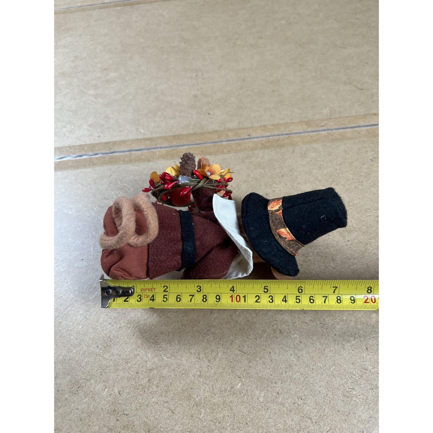 Pilgrim Mouse Felt Figurine Thanksgiving Decor Holding Fall Wreath Holiday
