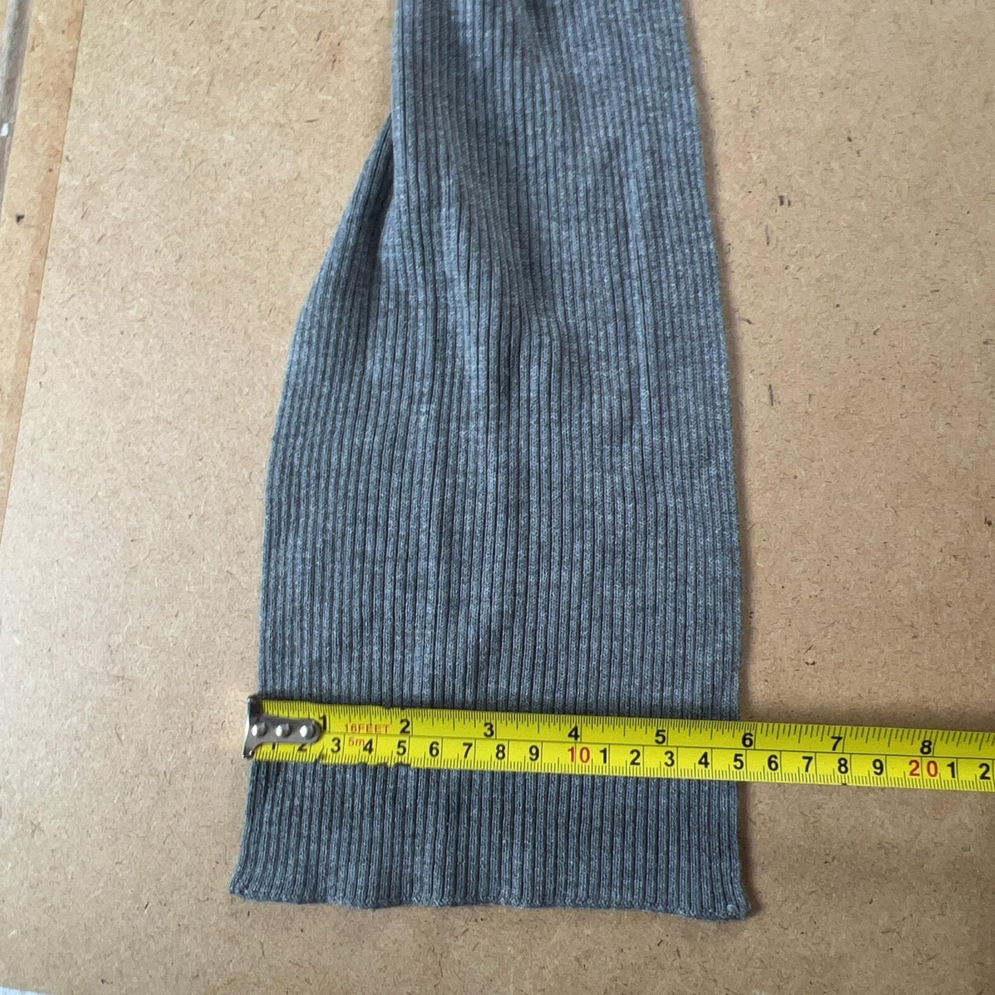 Cabi Hat Beanie Womens One Size Gray Acrylic Blend Faux Fur Trim Knit Warm