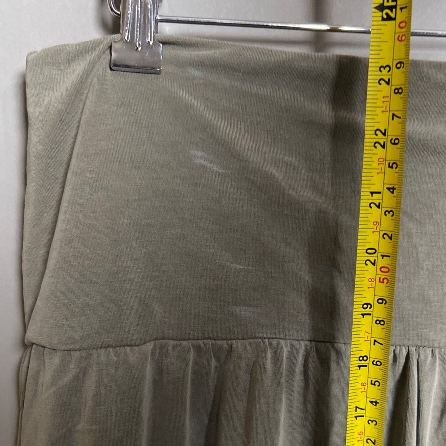 Free people Movement Women Shorts Size Medium Olive Green