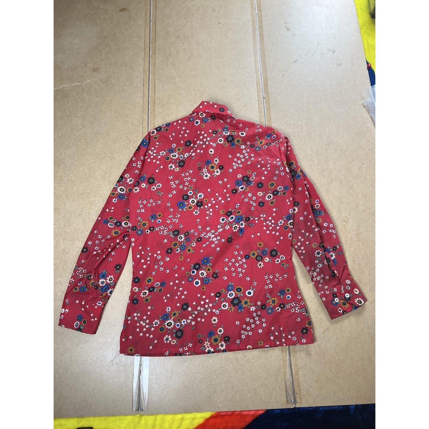 Skyr Button-Up Shirt Mens Small Red Floral Nylon Collared Vintage Long Sleeve