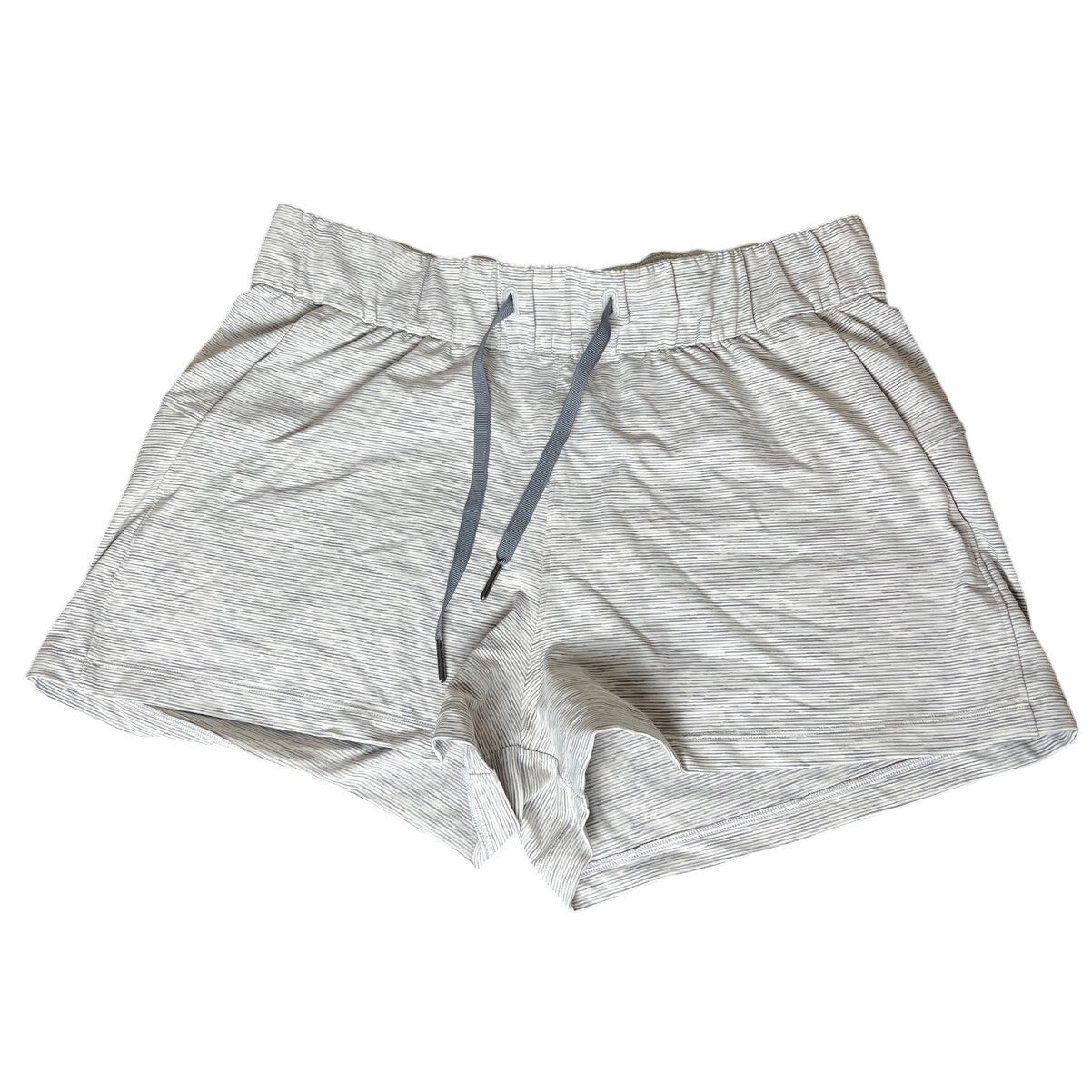 Lululemon Size 8 Nylon On the Fly MR Short 2.5" Heather Gray