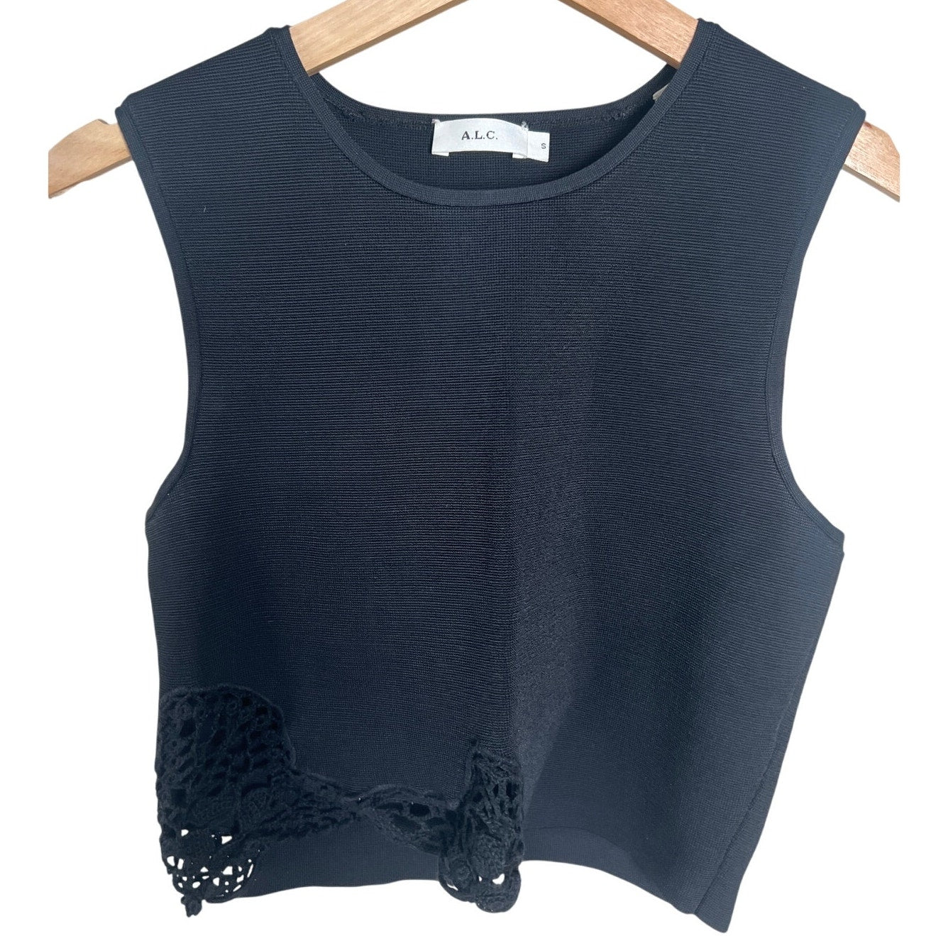 A.L.C. Small Black Sleeveless Cropped Shell Top