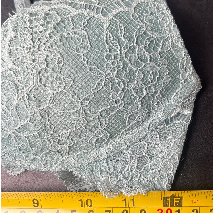 Victoria Secret No Wire 32B Dream Angels Push Up Wireless Lace Bra