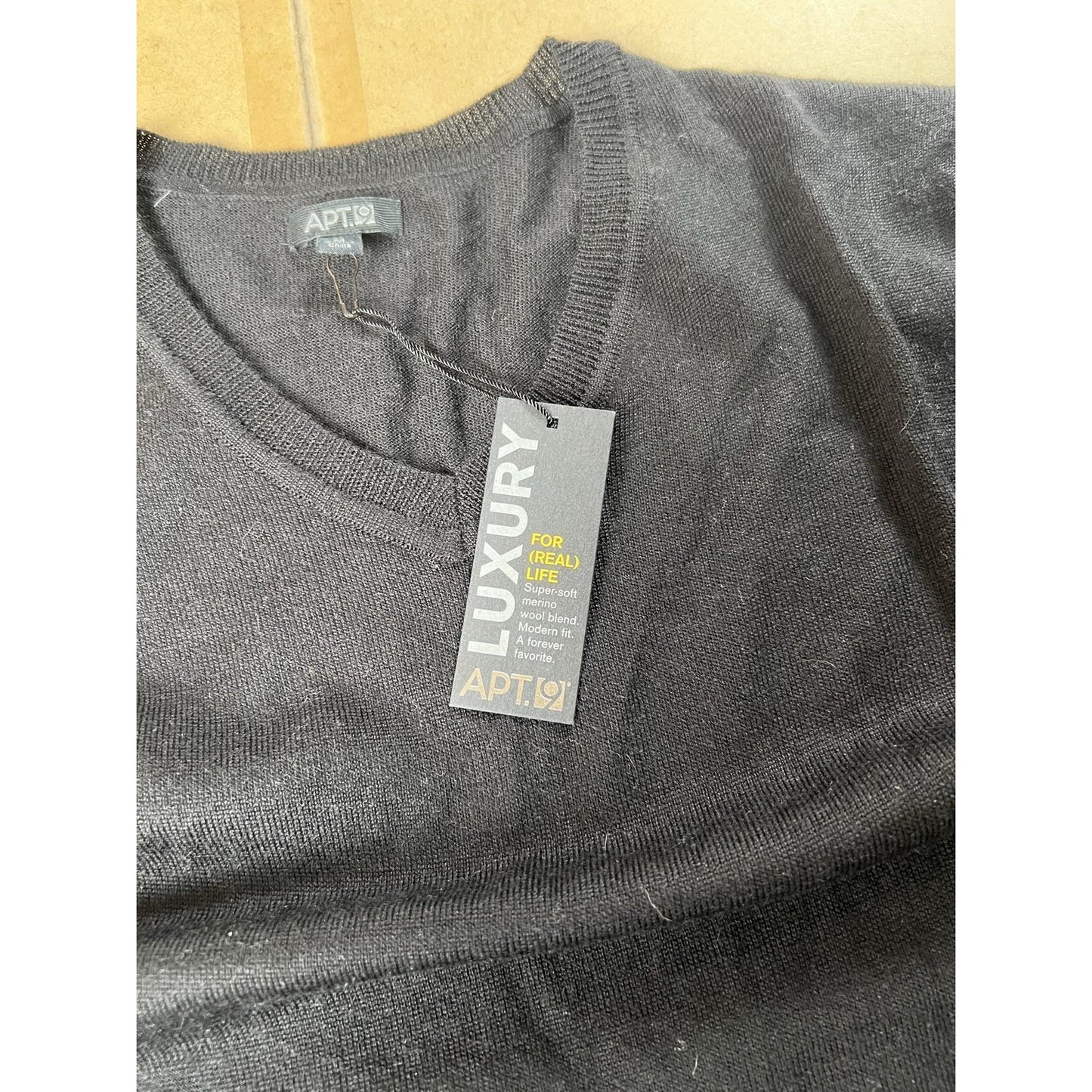 APT 9 Sweater Mens M Black V-Neck Pullover Lightweight Wool Knit Tight-Knit