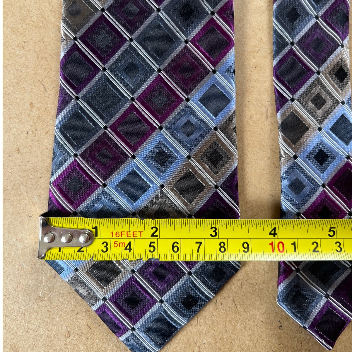 NWT Kenneth Cole Reaction 100% Silk Neck Tie Foxhound Grid Purple