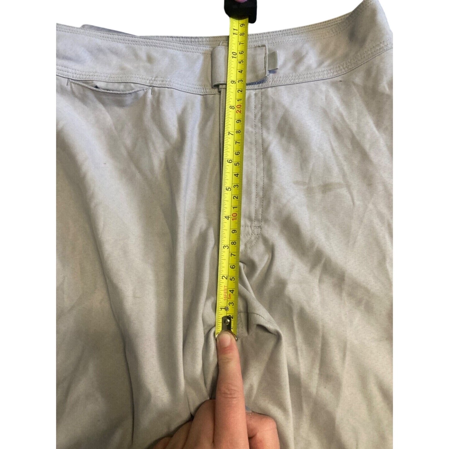 𝅺Patagonia light gray capri pants women's size 6 - see description