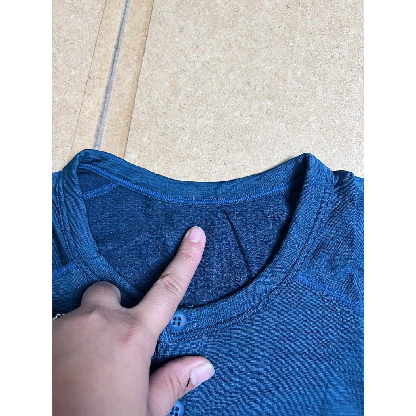 Lululemon Shirt Mens L Blue Henley Short Sleeve Lightweight Activewear