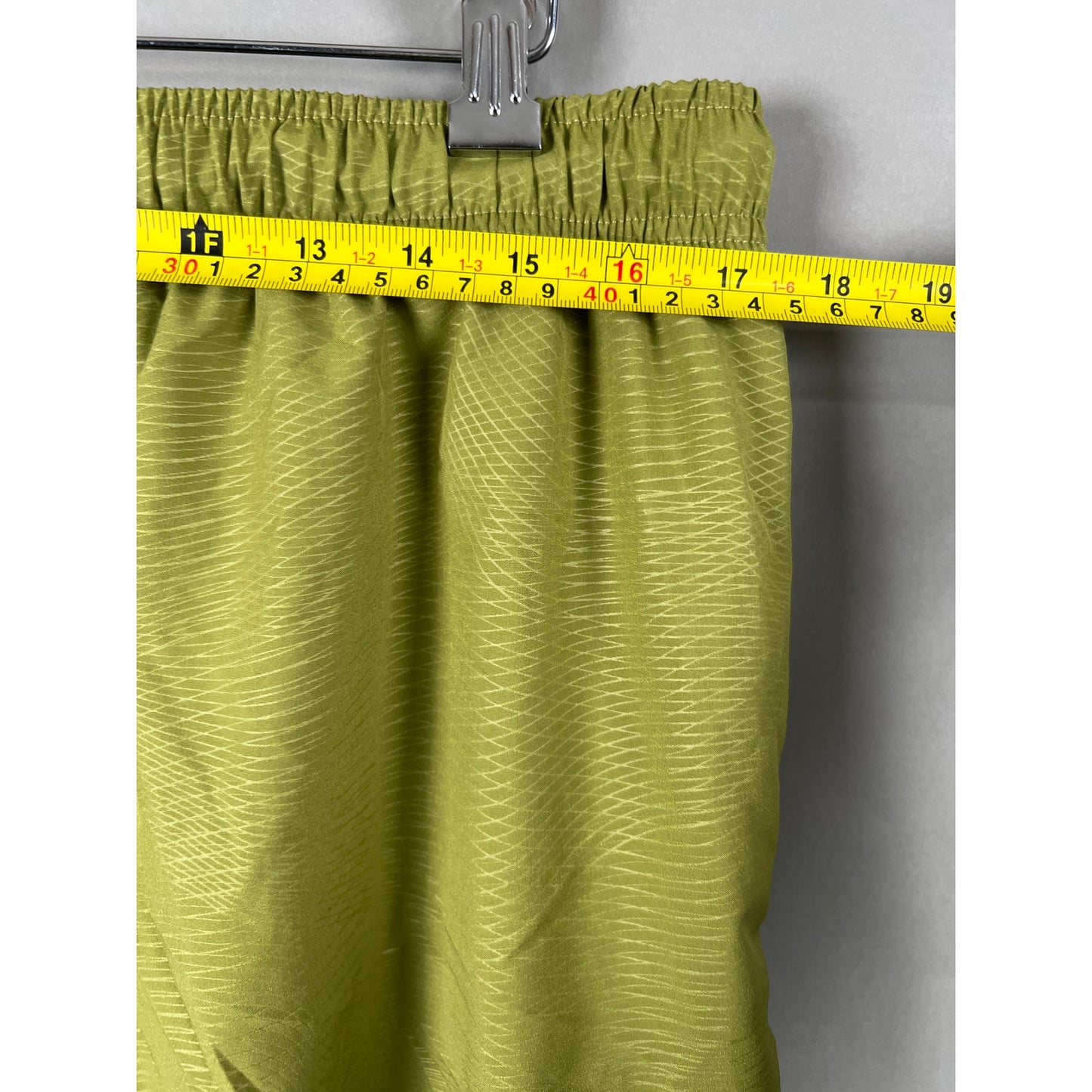 Rayasun Island XL NWT Inspired Volley Me Linear Stamp Print SHorts