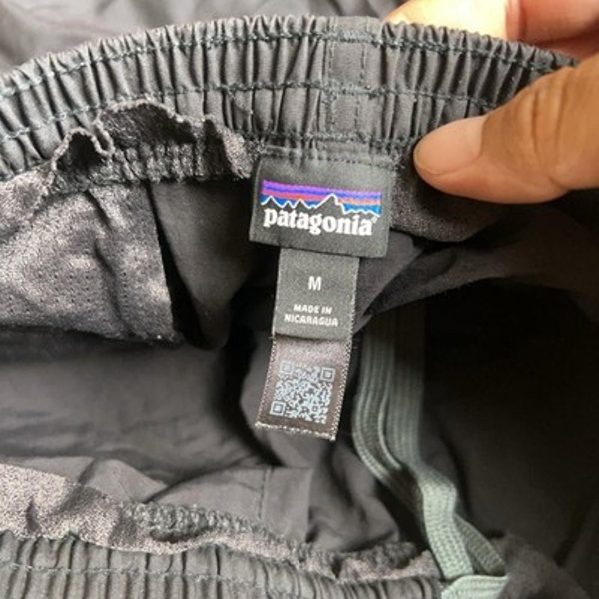 Patagonia Shorts Mens M Black Bermuda Nylon Lined Drawstring Elastic Pockets