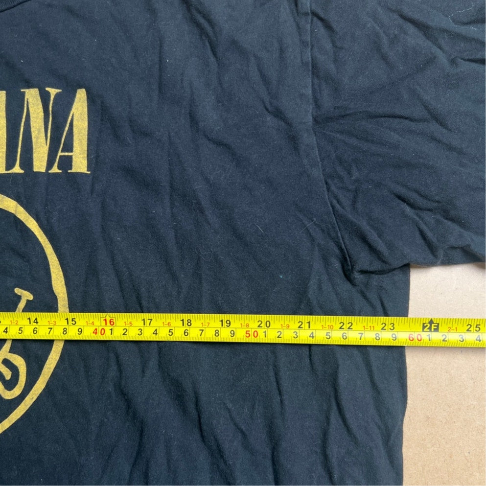 2014 Nirvana Smiley Face Distressed T-Shirt Men XL