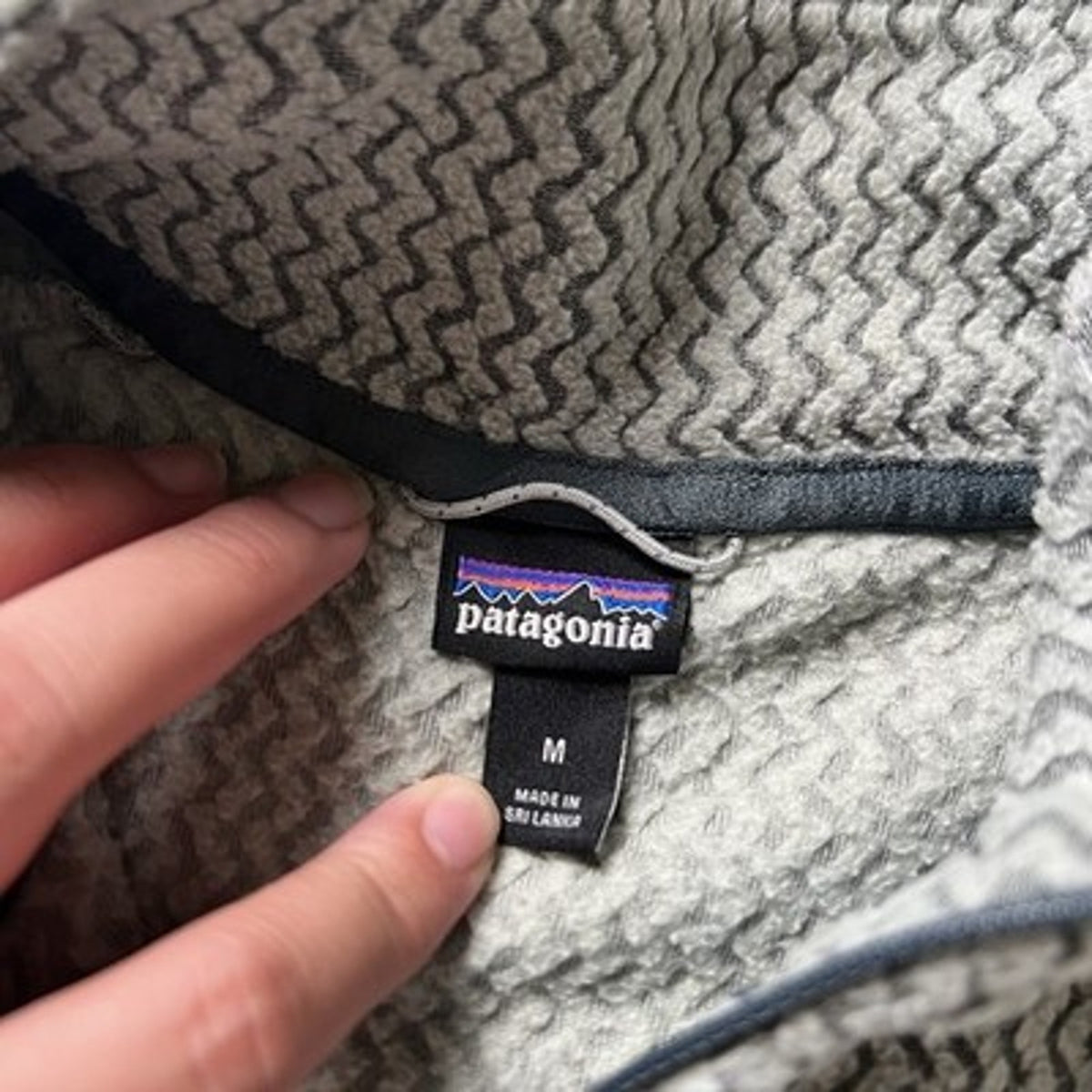 Patagonia Sweater Womens M Gray Pullover Mock Neck 1/4 Zip Fleece Geometric
