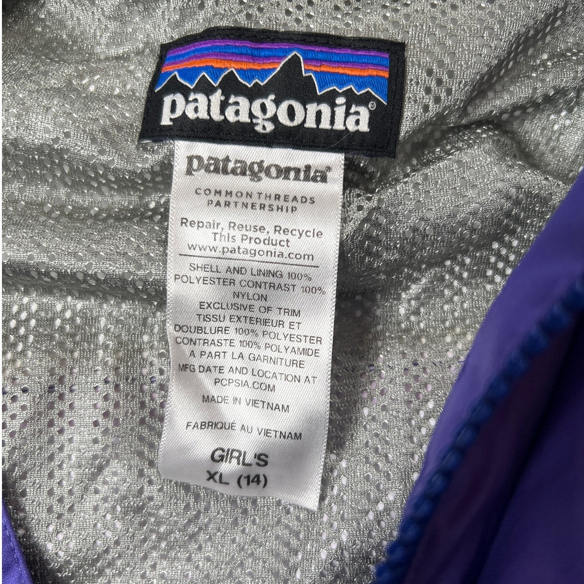 Patagonia Girls Purple Shell Lined Hooded Zipup Jacket Size XL