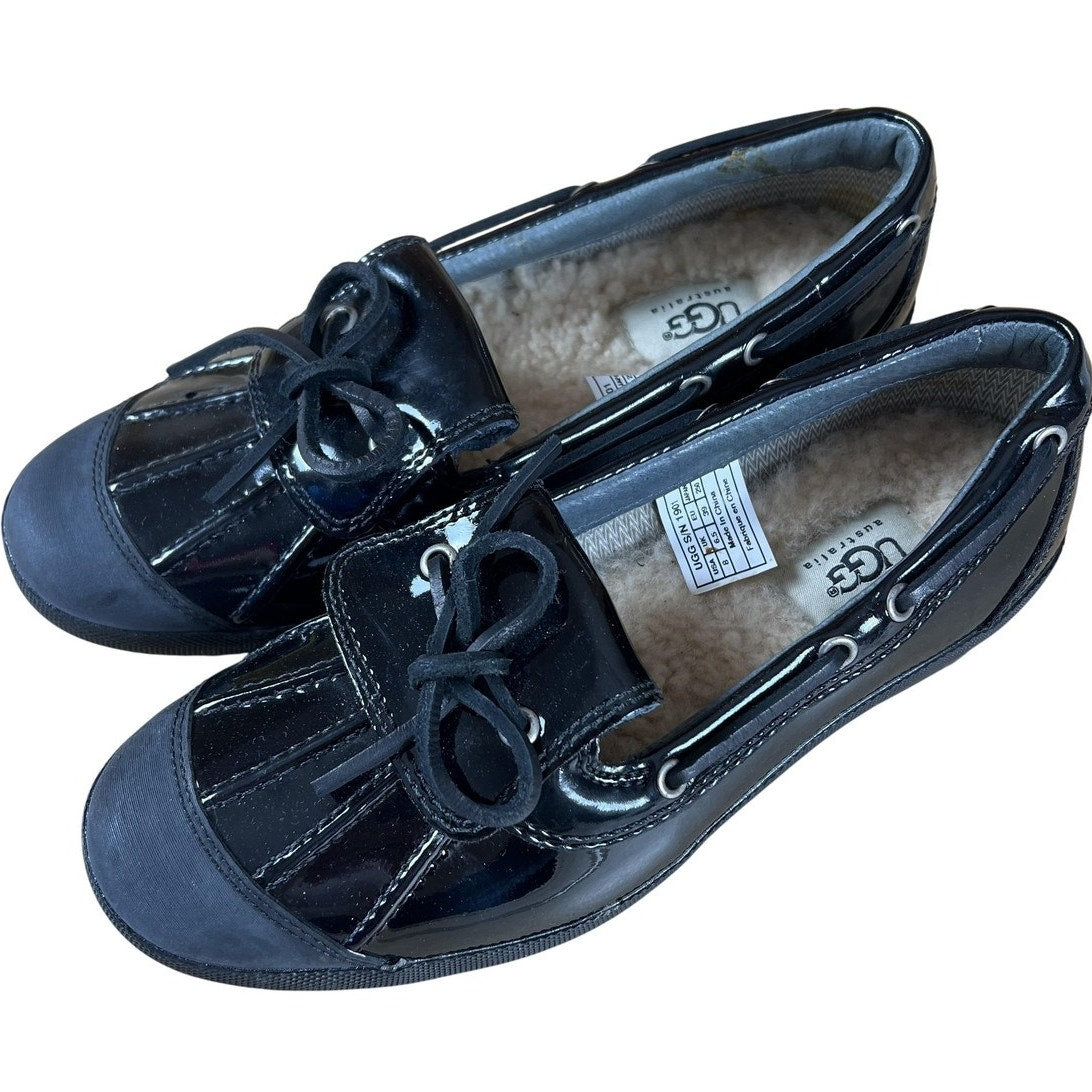UGG Shoes Womens Size 8 Black Patent Leather Boat Shoe Lined Shearling