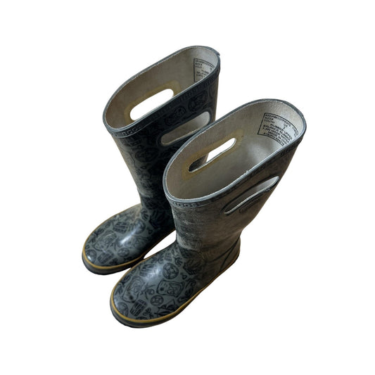 Bogs Shoes Youth Size 2 Gray Rubber Waterproof Pirate Print Rain Boots Pull-On