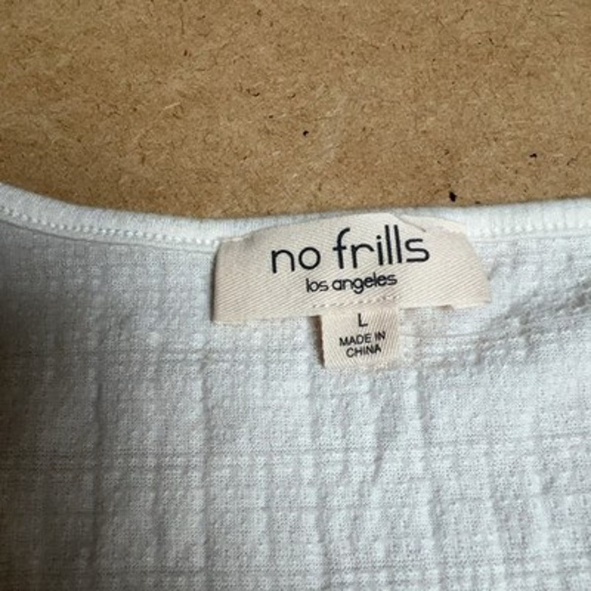 No Frills Los Angeles T-Shirt Womens L White Cropped Scoop Neck Embroidered